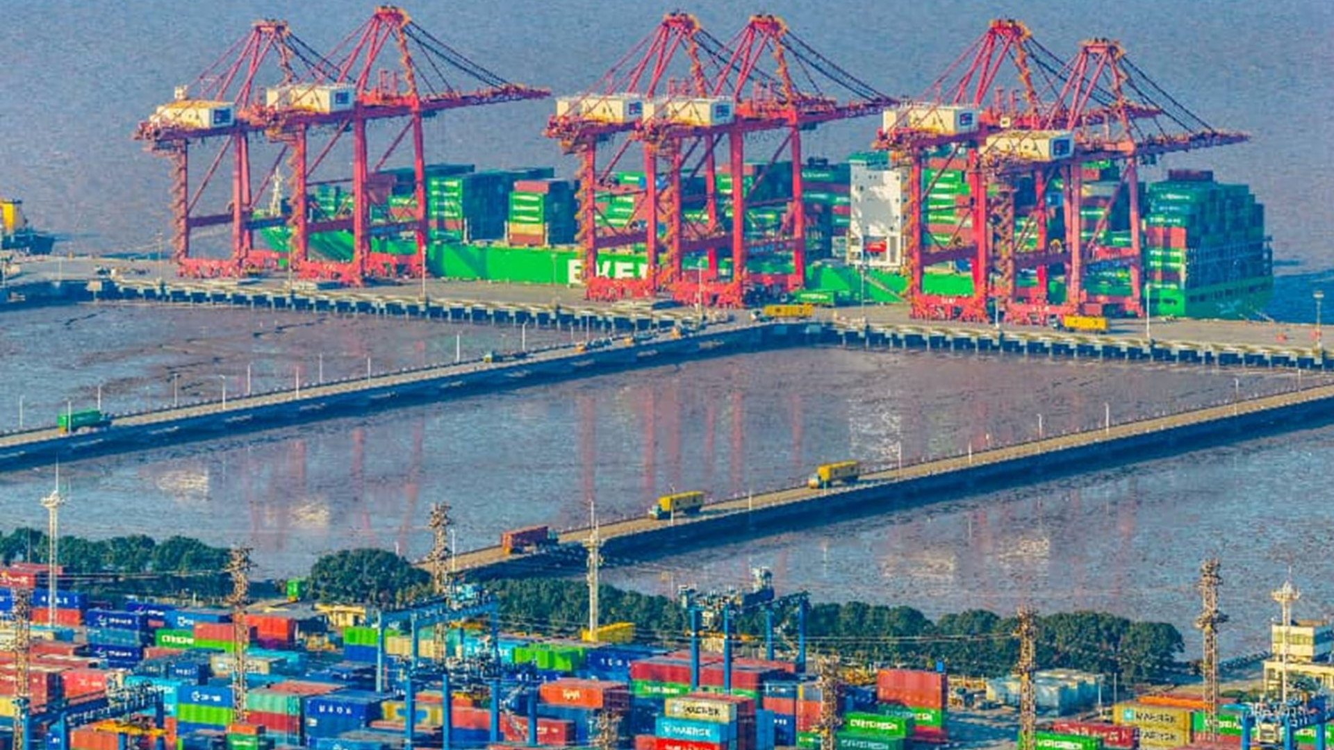 A busy shipping port symbolizes China’s steady progress and economic resilience in 2025.