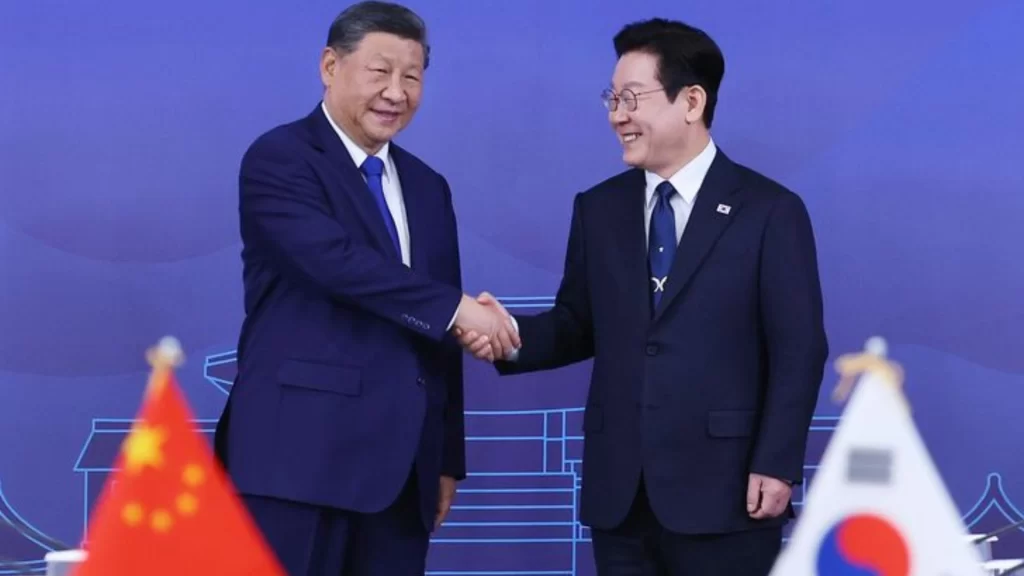 China and ROK leaders meet in Beijing, strengthening strategic partnerships and economic cooperation momentum.