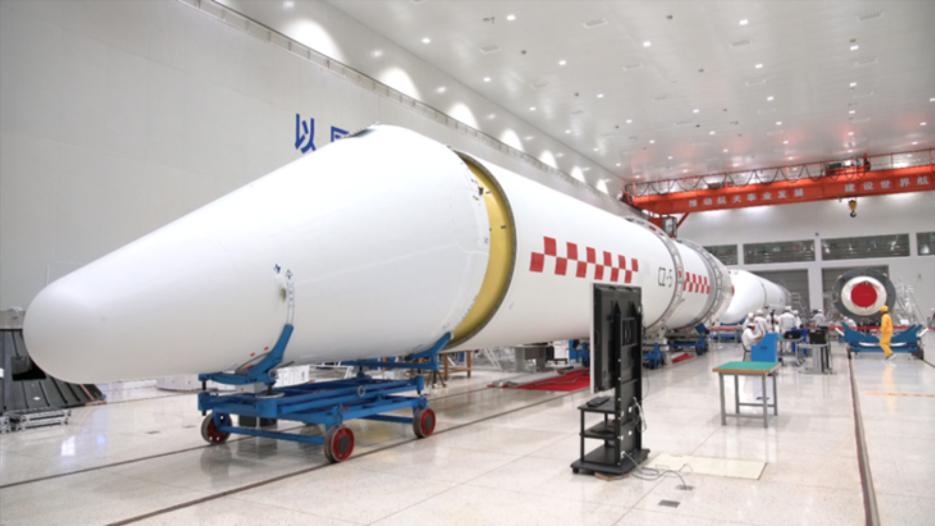 AI-powered smart factory automates rocket assembly and quality tracking for extreme manufacturing efficiency.