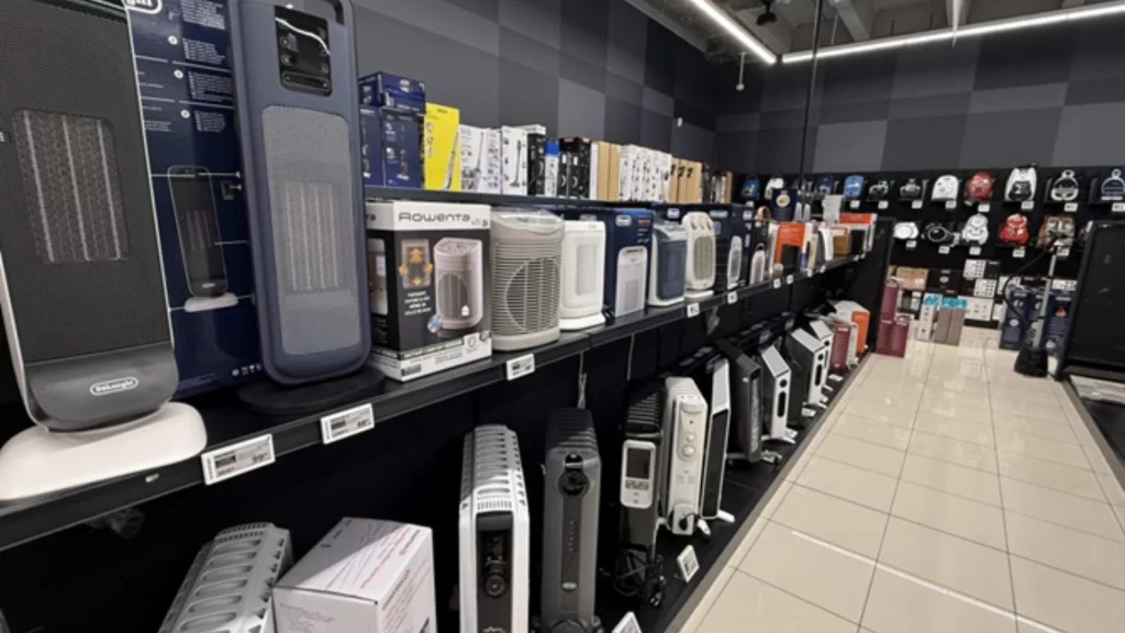 Chinese heating appliances reaching global markets through rapid innovation and efficient industrial supply chains.