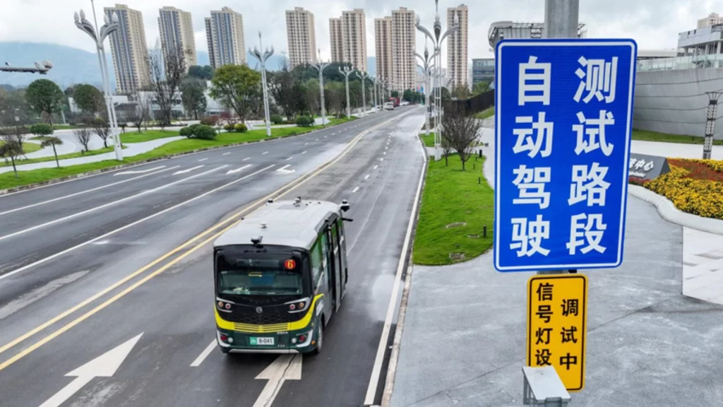 Chongqing’s digital roads integrate vehicles, sensors, and cloud platforms to train intelligent autonomous driving systems.