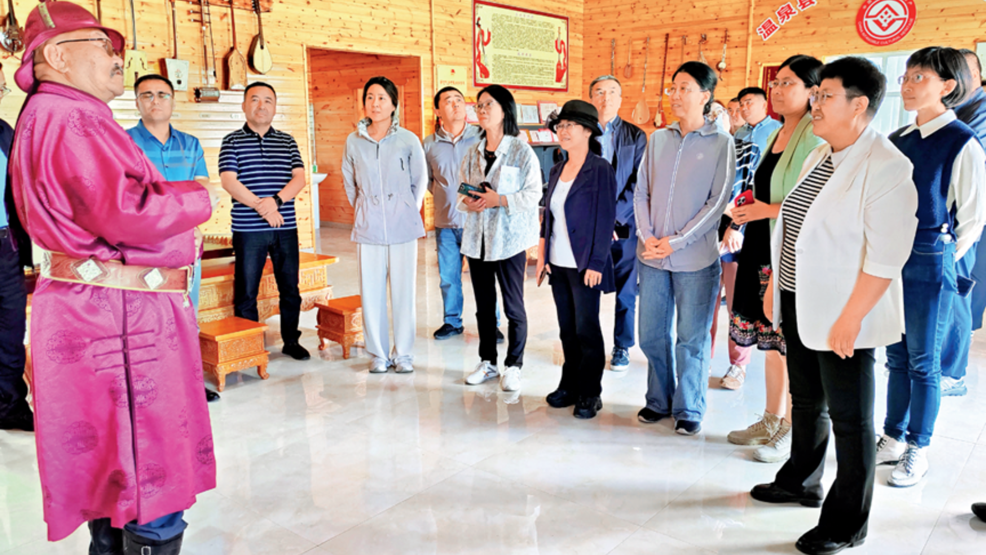CPPCC member Zhong Ying conducts field research at Alashankou Port to draft high-quality policy proposals.