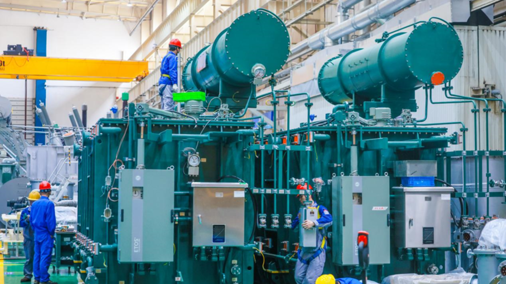 China's integrated power grid and "East Data, West Computing" strategy driving global AI and computing.