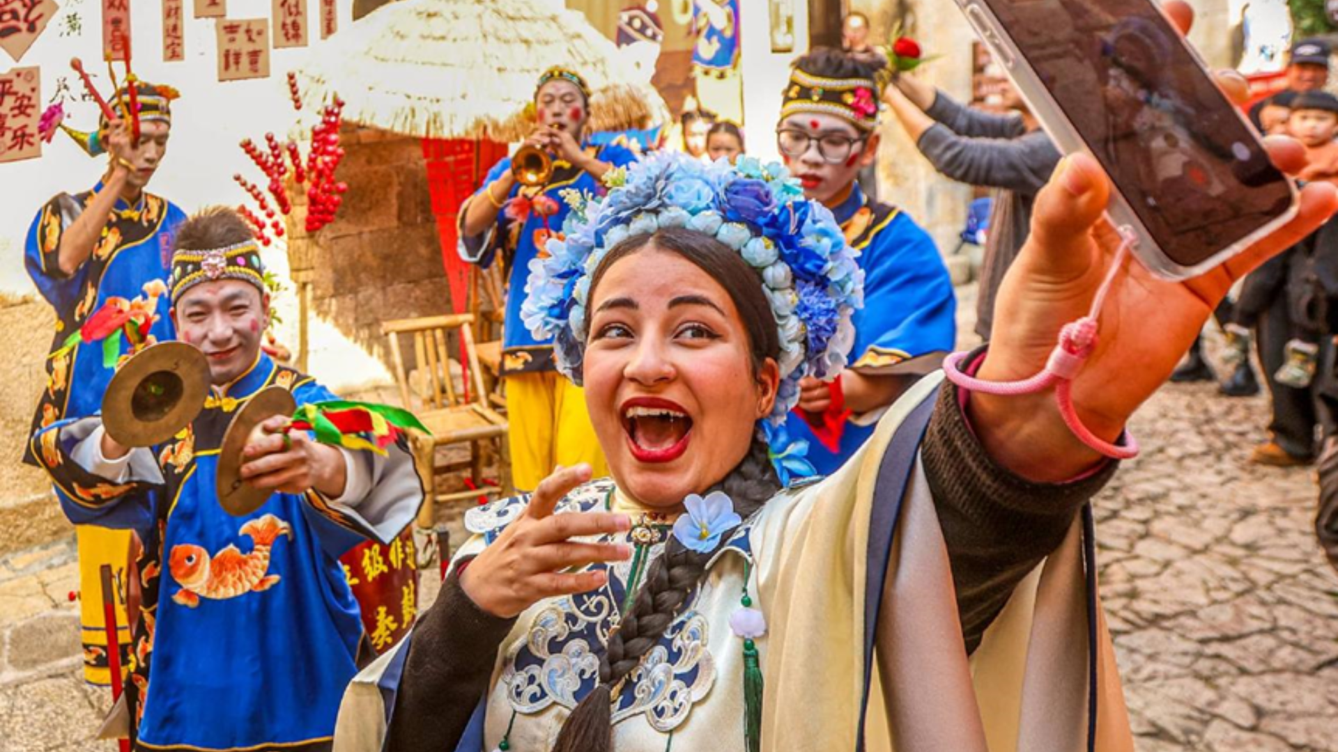 Inbound travelers shop for high-tech gadgets and cultural souvenirs across China’s expanding tax-refund markets.