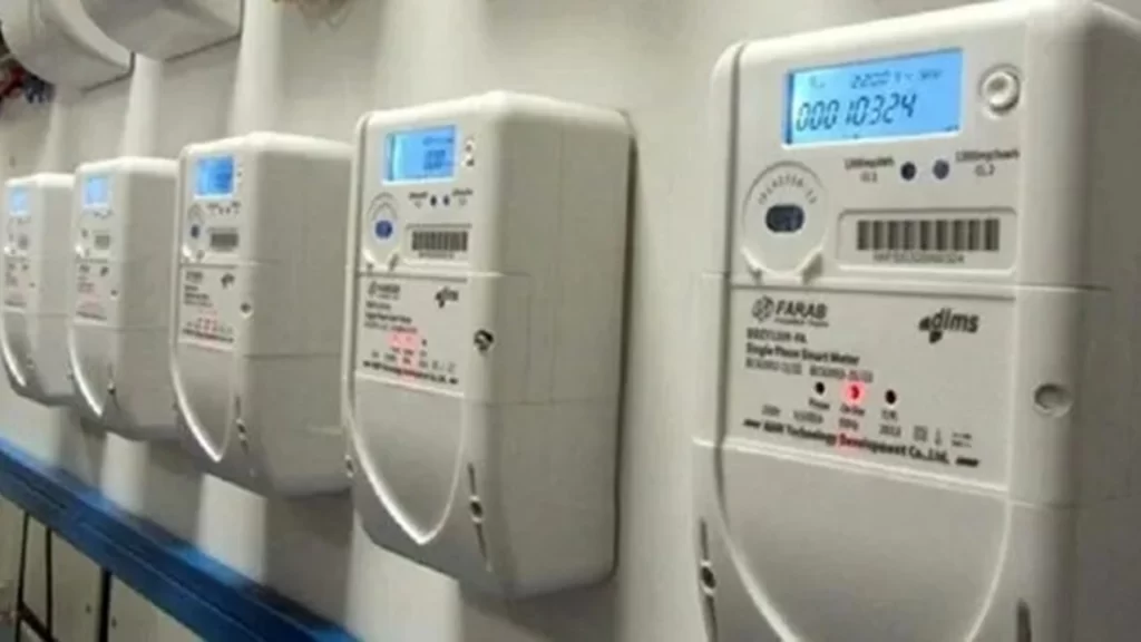 A Nigerian consumer looks at an electricity bill, highlighting the 5.19 million customer metering gap.