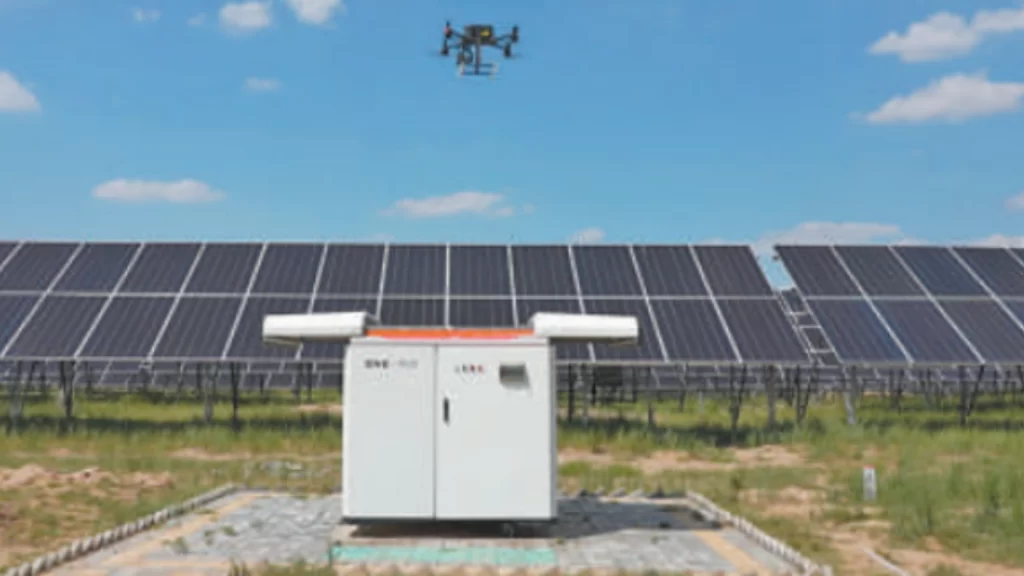 Smart inspection drone monitors solar panels at Ningxia photovoltaic power base using advanced 5G technology.