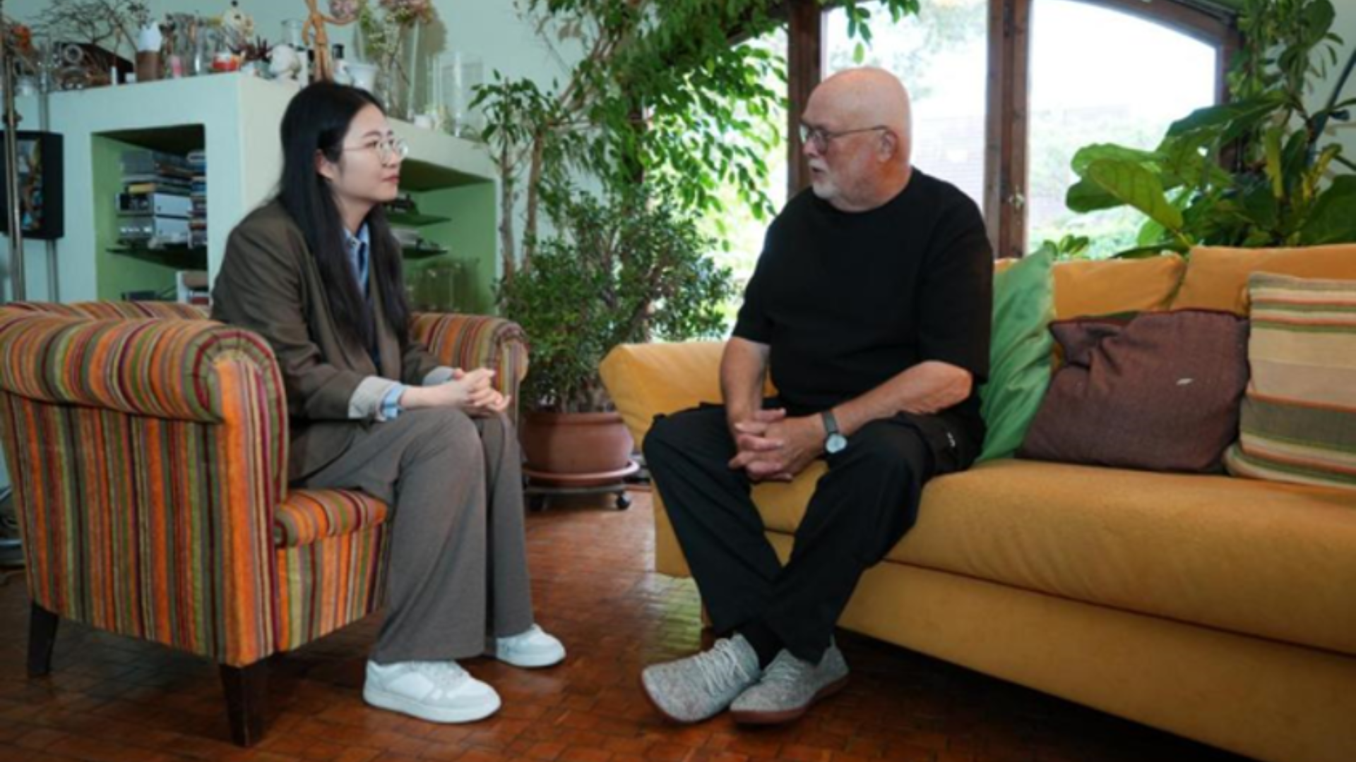 German scholar Michael Geiger discusses China's development and Marxism during an interview with People's Daily.
