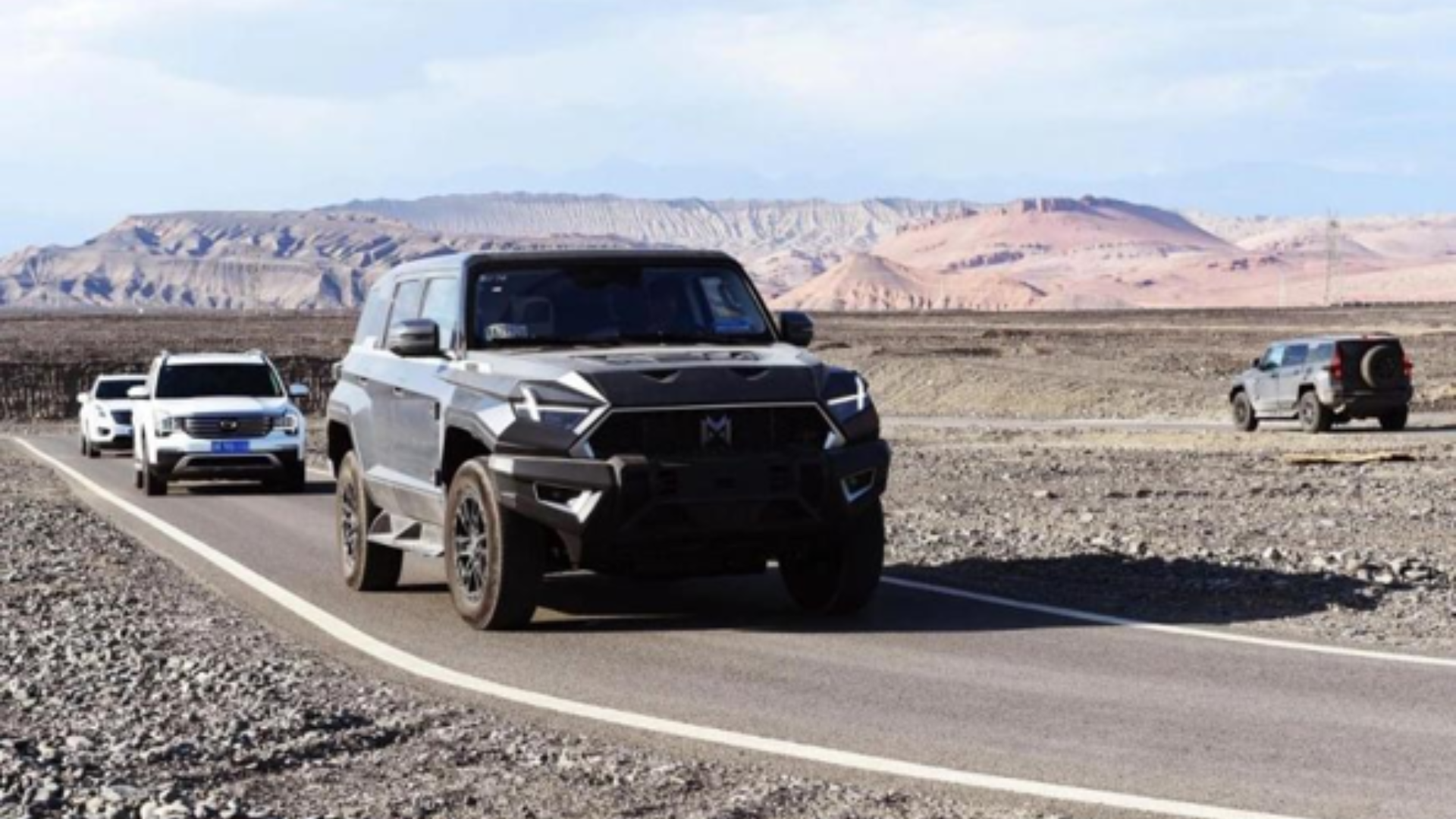 Turpan vehicles undergo high-temperature testing on simulated urban roads amid extreme summer heat.
