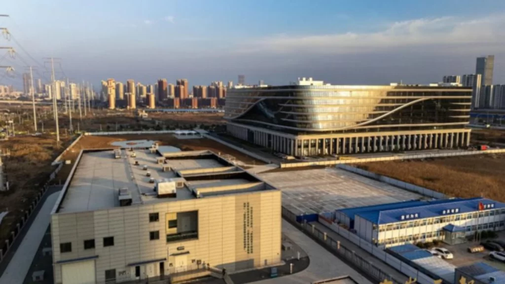 Exterior view of the 220-kilovolt Houdian Quantum Application Demonstration Substation in Hefei, Anhui.
