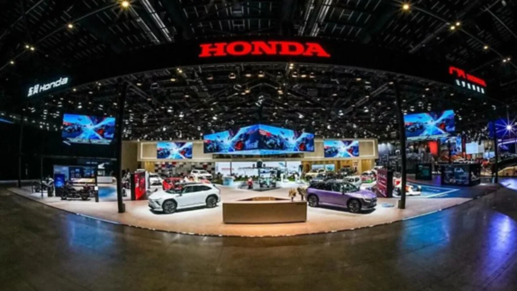 Honda China showcases new electric vehicles alongside partners at Auto China 2026.
