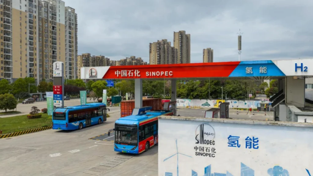 A hydrogen fuel cell bus refuels at a station in Jiujiang, Jiangxi province.